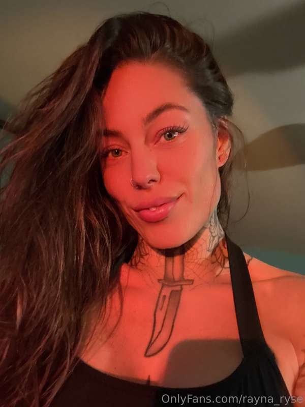 rayna_ryse - Naughtier than I look, promise 🤭