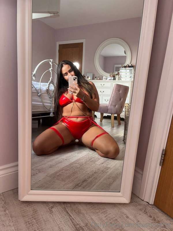 bustylottie - Happy Sunday 🤭