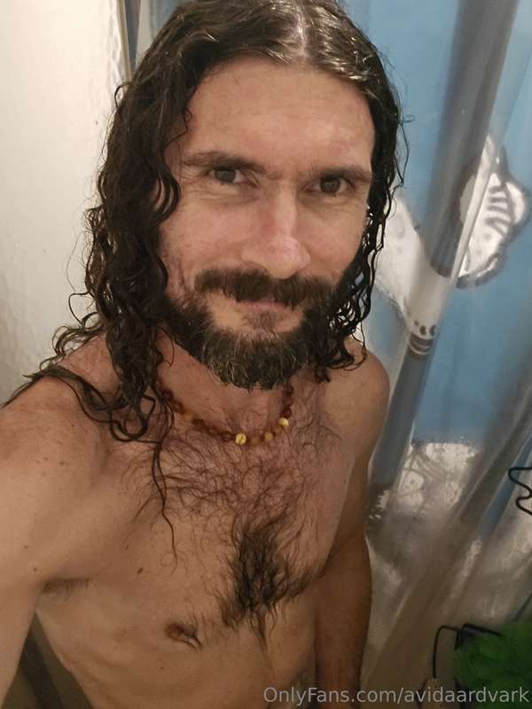 avidaardvark - Who doesn't love a good sudsing up in the shower? 