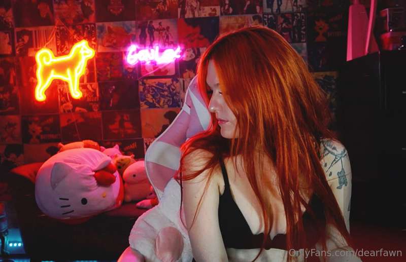 dearfawn - POV: my computer while I’m making lots of new fun content fo..