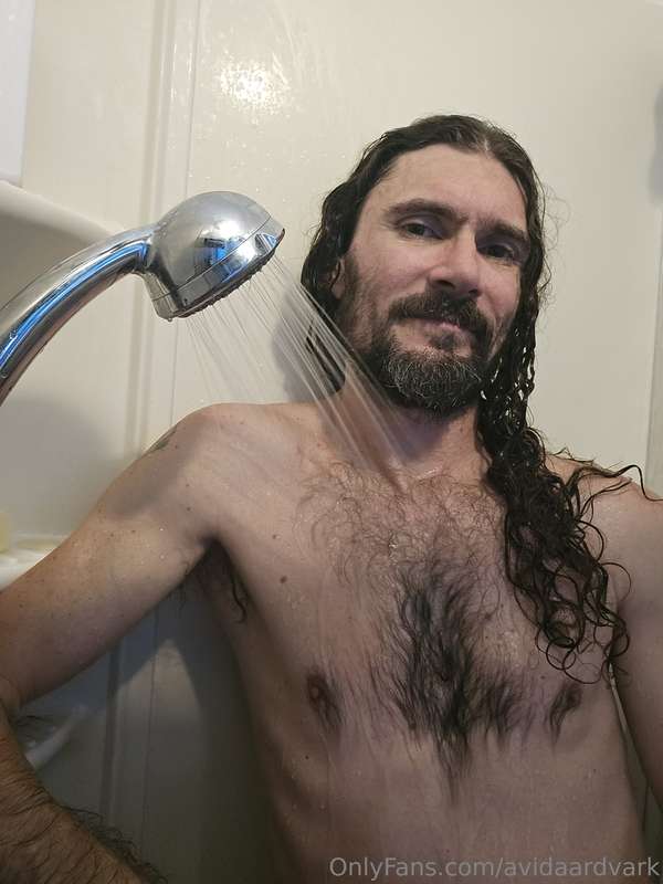 avidaardvark - Tidying up dishes and having a shower before leaving for the..