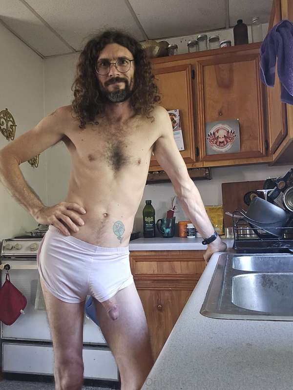 avidaardvark - Tidying up dishes and having a shower before leaving for the..