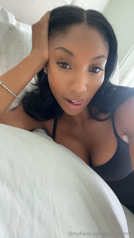 zoeyjaymfc - Morning should we cuddle? zoeyjaymfc - Morning should we cuddle?