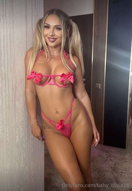 baby_olivia18 - 🎁FREE PAGE & FREE GIFT🍀 Sweet, obedient, and just a bit wild..