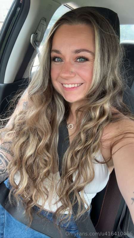 u416410466 - I need help, should I go back to more blonde or brunette? Ge..