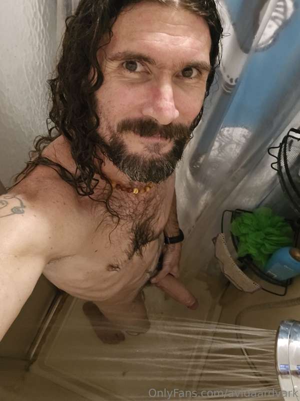 avidaardvark - Who doesn't love a good sudsing up in the shower? 