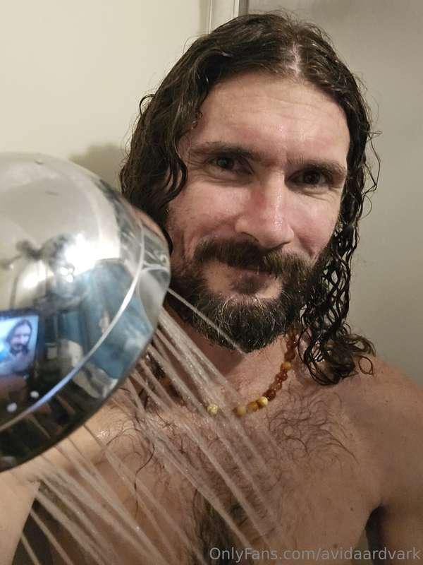 avidaardvark - Who doesn't love a good sudsing up in the shower? 