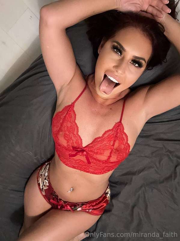 miranda_faith - Omg @jesswestxxx is so fucking hot and her page is free 👇👇👇👇..