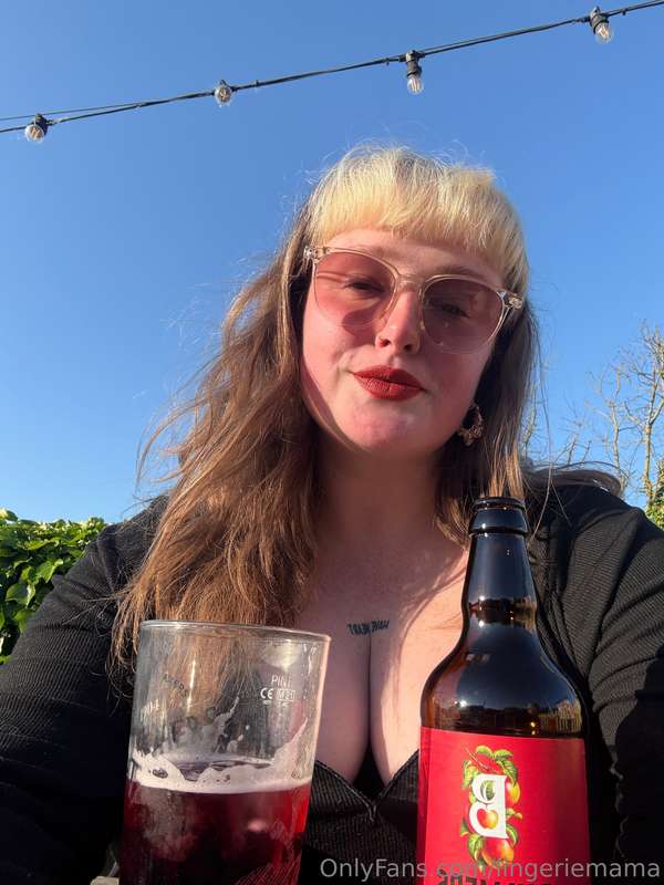 lingeriemama - suns out again ☀️