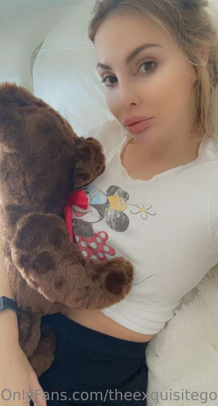 Waiting for the handyman in my Mini tshirt like a good girl ..