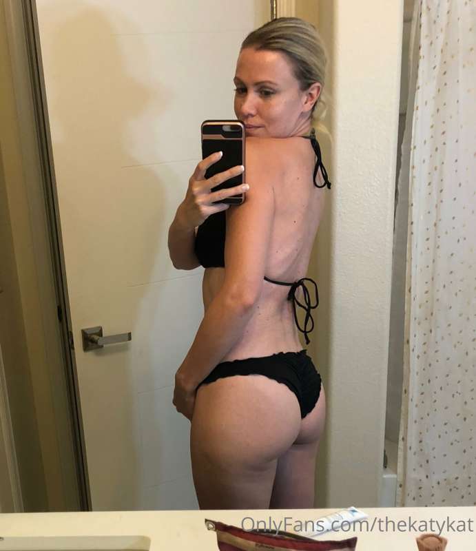 Going to the pool.  Who's cumming?!
