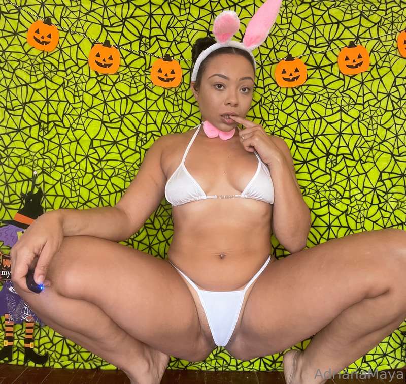 Slutty bunny 🐰🎃 25