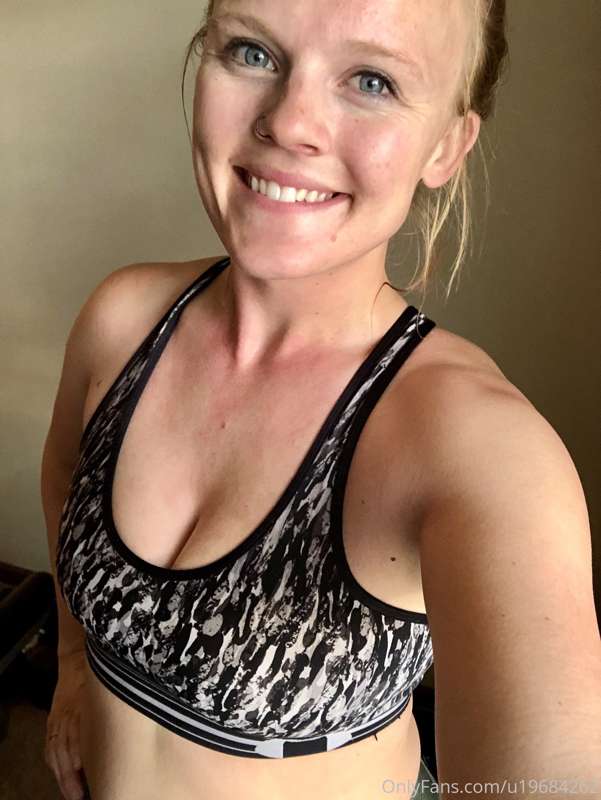 Good morning!! ☀️ Got up early to run & now I feel great! I’..