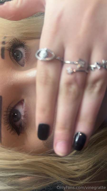 Eyes 👀  2