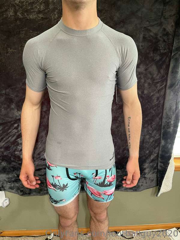 Does this tight shirt look good on me? 11