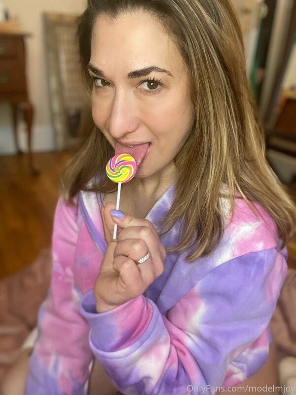 What’s sweeter than candy? Keep swiping ? 1
