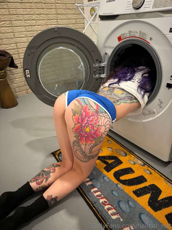 Oh no I’m stuck! Would you help me put in a load? 😜🧺💦 What w.. 1
