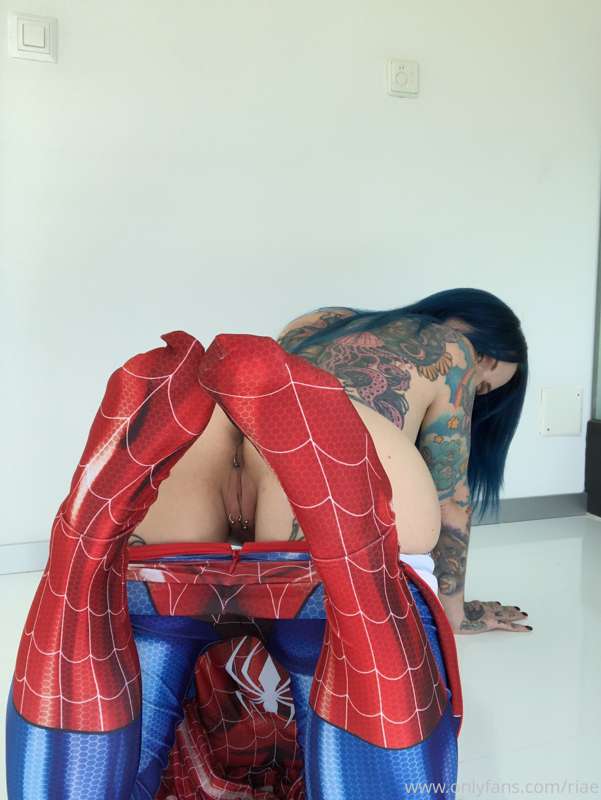 SELFIE set with Spiderman Costume ❤️

PS: Happy New Year ❤️ 2