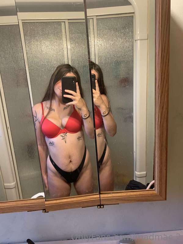should I do a lingerie try on and teaser’s tomorrow?😉🤫