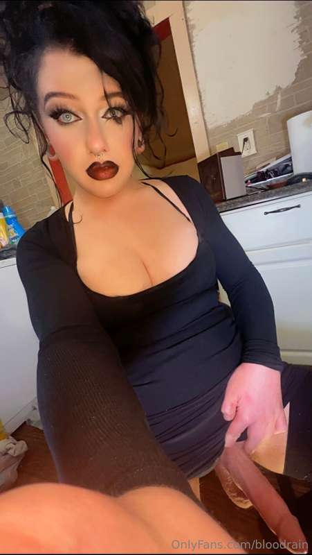 Thicc in all the right places 😈👅I love how fat my cock looks..