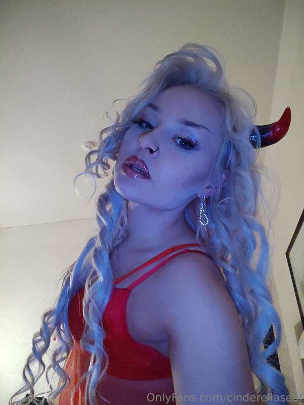 😈