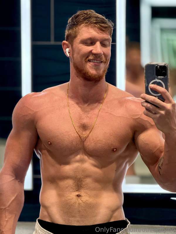Just me, my muscles, and a whole lot of naughty thoughts... ..