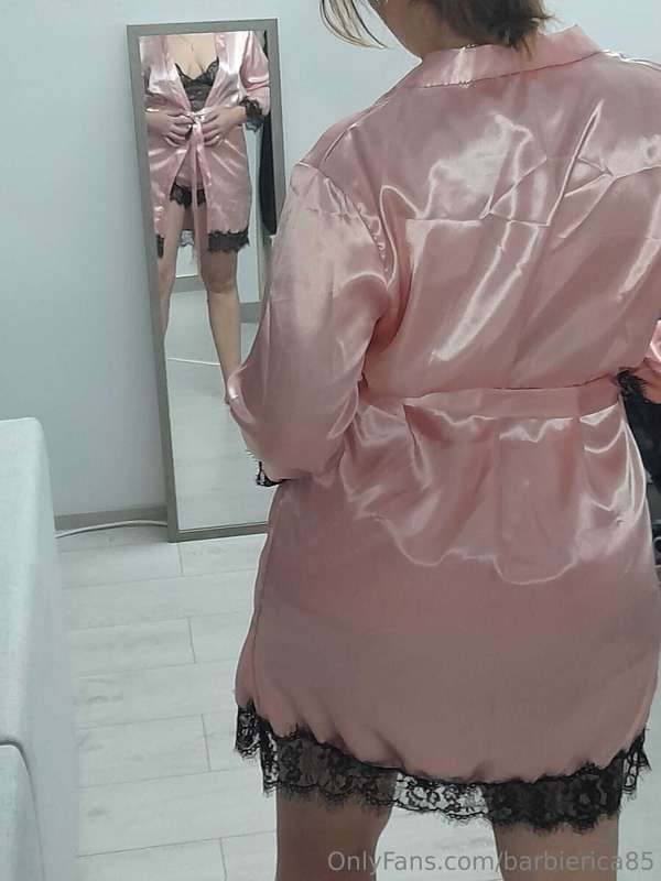 My new pink set fits like a glove, come tell me how you like..