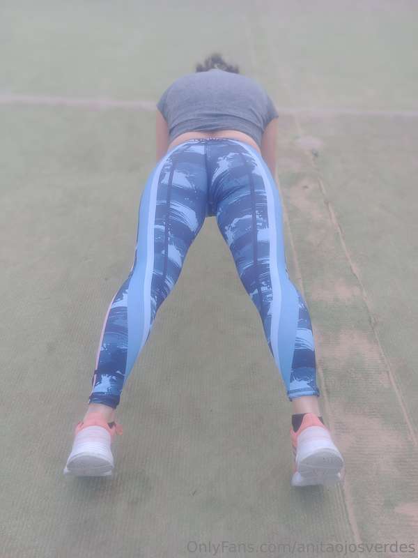 Entrenando! Que postura entrena mejor los glúteos??