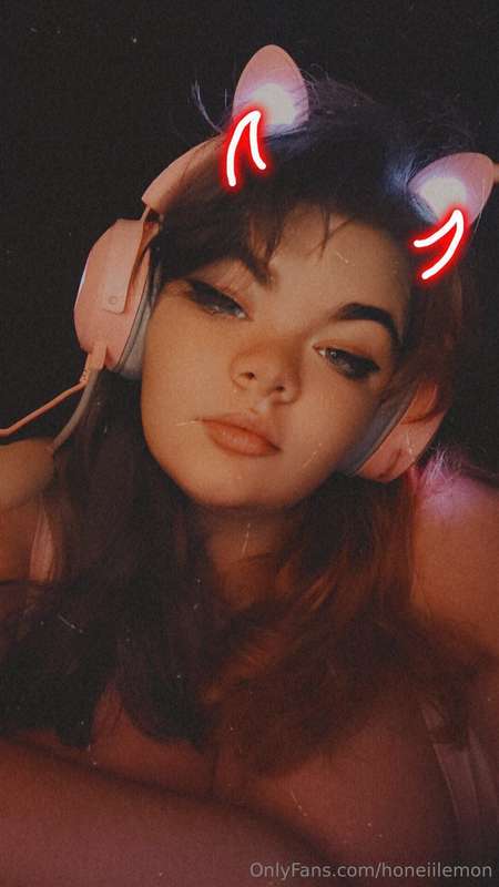 Feeling cute 🩷 1