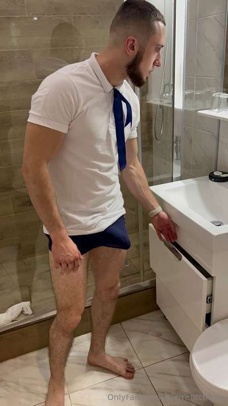 🔞 @Brian_Griffin 🔞Everybody check out my friend Brian Griffi.. 3