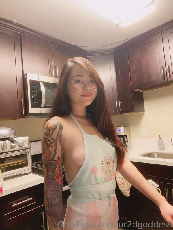 apron lovers unite! Wouldnt you love to see me in the kitche..