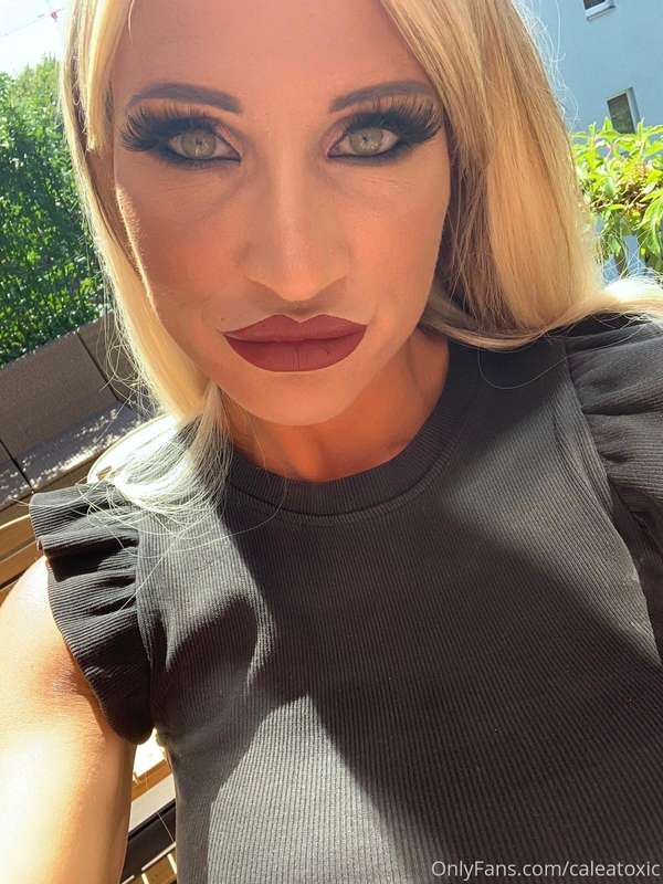 Smoking after make-up. Let's see how long it lasts in this h..