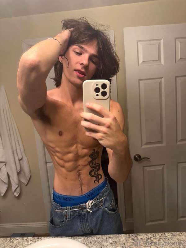 wanna kiss me?🙈