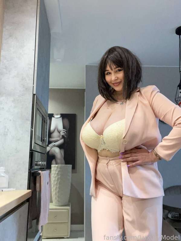 Luxurymodel - Fansly - 08 Jan, 2025 1