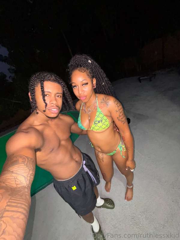 pretty lips came over & we had our own Mini pool party🥹🏝️❤️ .. 3
