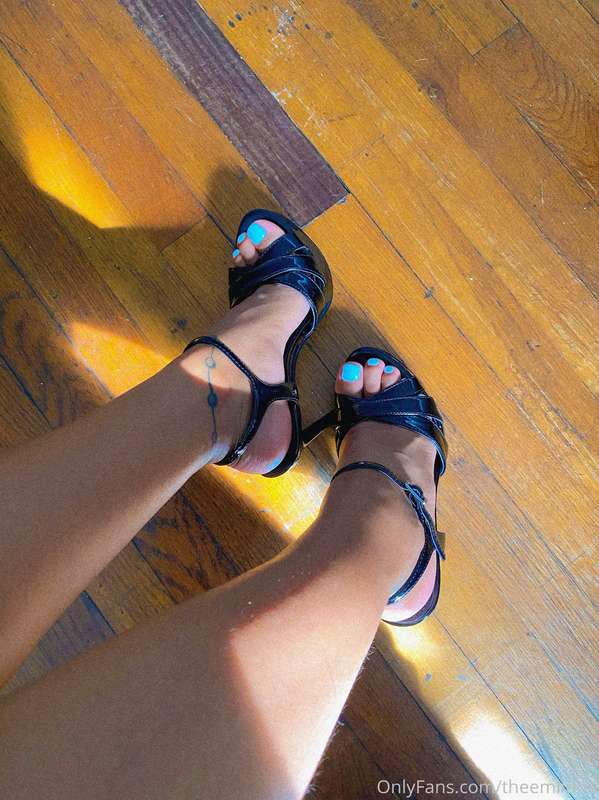 Fresh pedicure and some new shoes 😍 happy girl!! ❤️❤️❤️❤️❤️