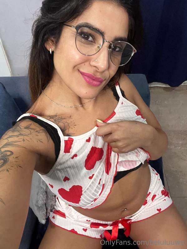 Hi daddy! Im @allieveryhot I´m a sexy Latina from Argentina ..