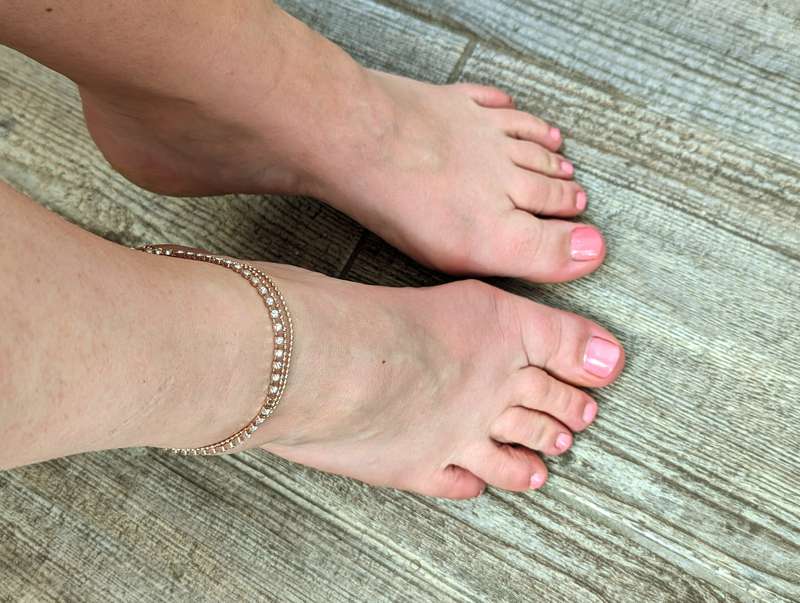 Pink nails this week 🩷👣💋