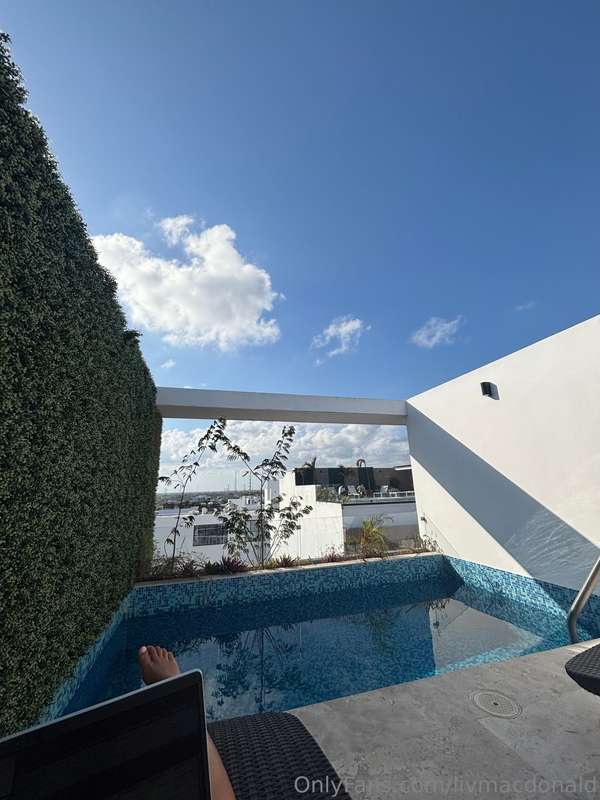 Private pool with a view 😍😜 1
