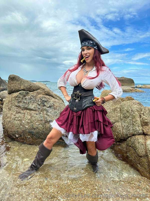 HO-HO-HO, now show me in DMs what kind of treasure you’re hi..