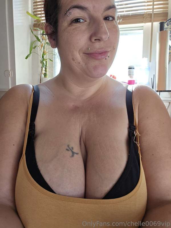 TITTIES 🥵🥵🥵