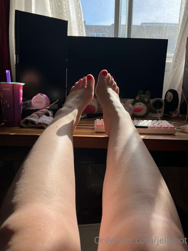 for those who like feet 💗 4