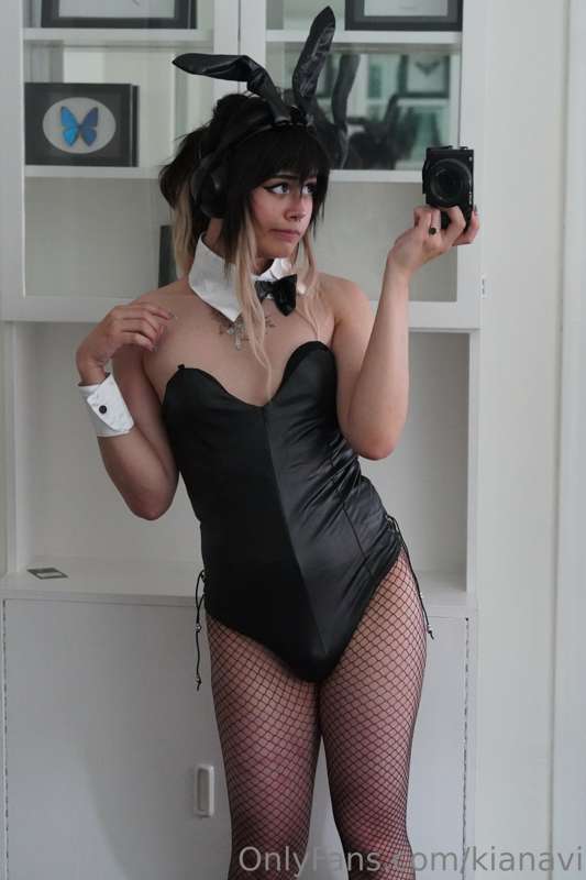 Hiyaaaaa!! Here are the rest of the bunny pics I took from y.. 12