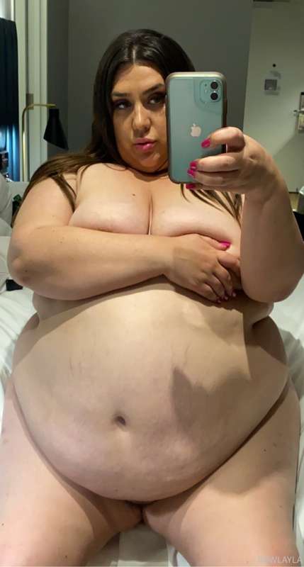 Post buffet nudes 🐮I was soo stuffed 😍 5
