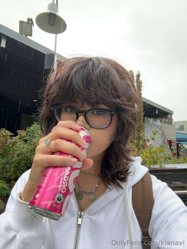 I’m at the aquarium!! I’m a little buzzed on caffeine and zo.. 1