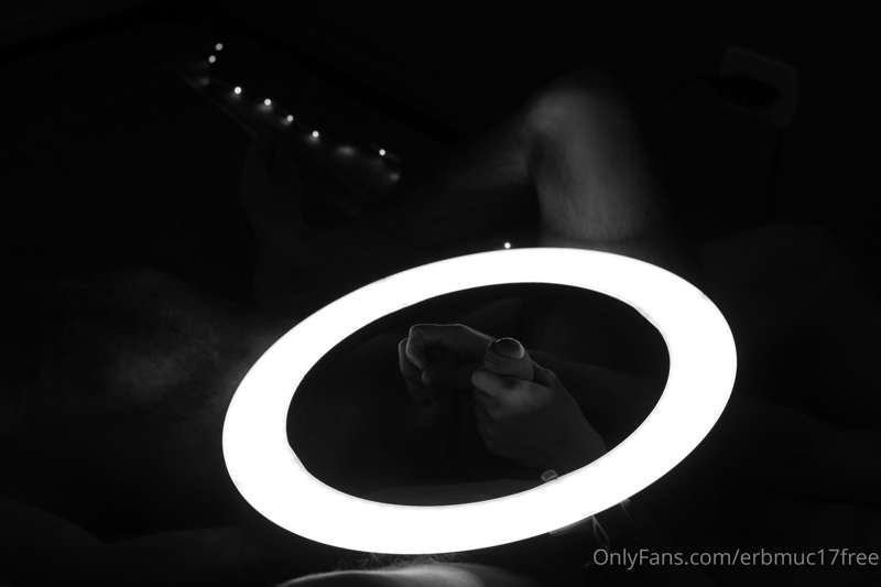Black and white photoshoot by @andremmartins1 with @naturist..