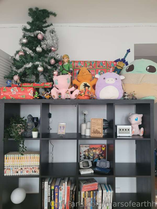 Just spend the last 2 hours cleaning my shelf and turning it.. 8