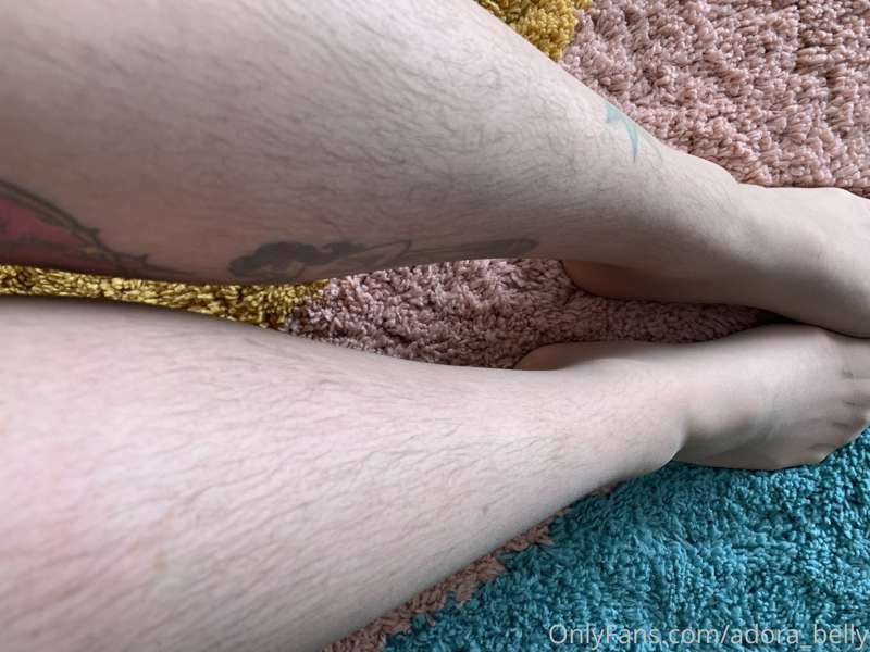 Hairy leg update; stockings edition 😮✨ 1