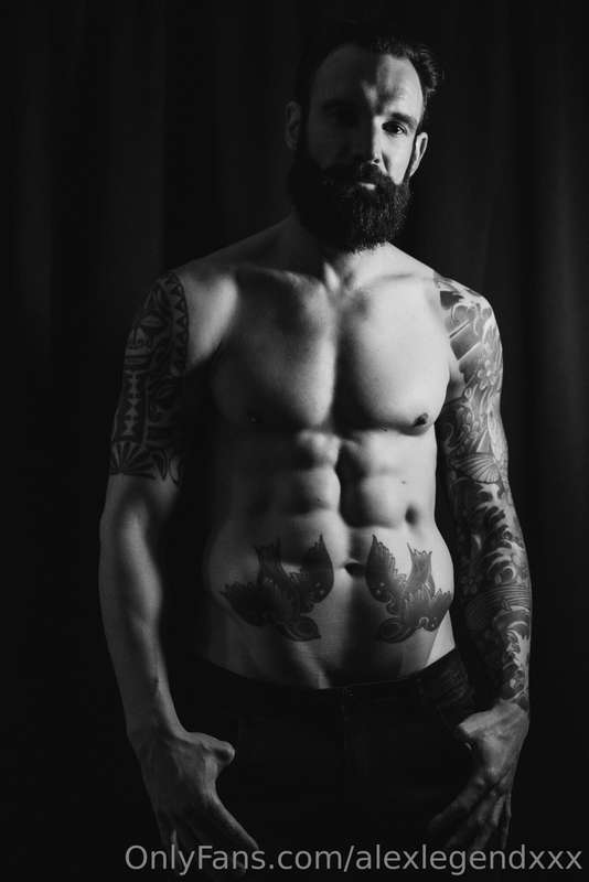 Black and white or color? Regardless these abs are crisp don..