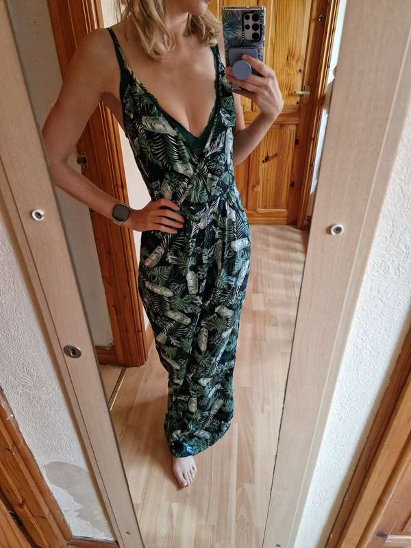 Going to a barbecue today. I'm a messy eater so I hope I don..